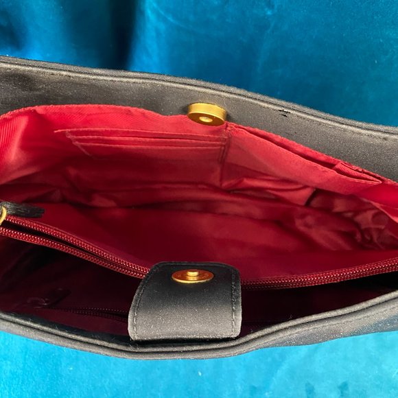 Blaine Trump Single Strap Shoulder Handbag - Picture 6 of 6